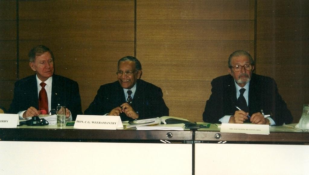 First Meeting, Vienna 2000: From left: Justice Kirby (Rapporteur), Judge Weeramantry (Chair), Dr Giuseppe di Gennaro