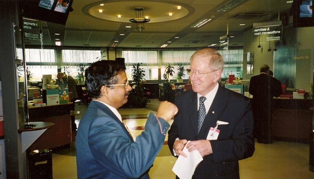 Fourth Meeting, Vienna 2005: From left: Kurian Aninilkumparambil (UNODC) and Justice Michael Kirby